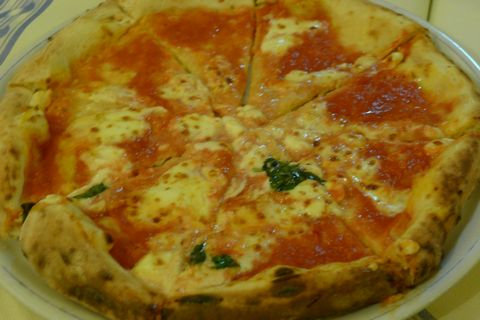 brandi8pizza-margherita.jpg
