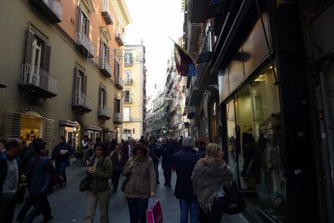 napoli-strada-2.jpg